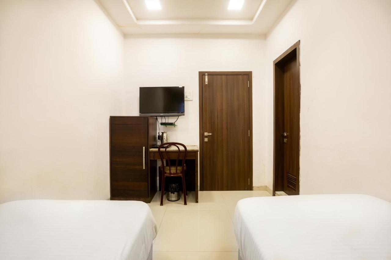 Victoria 2* Bombay